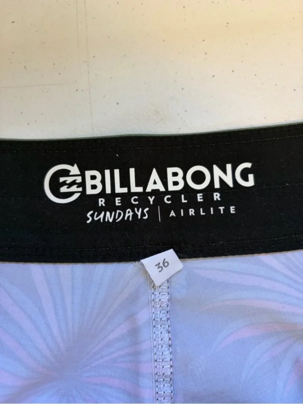 Billabong Board Shorts Mens Tropical Black Surf Swim Trunks Beach Size 36 Large